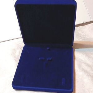 Royal blue velvet earrings & necklace box